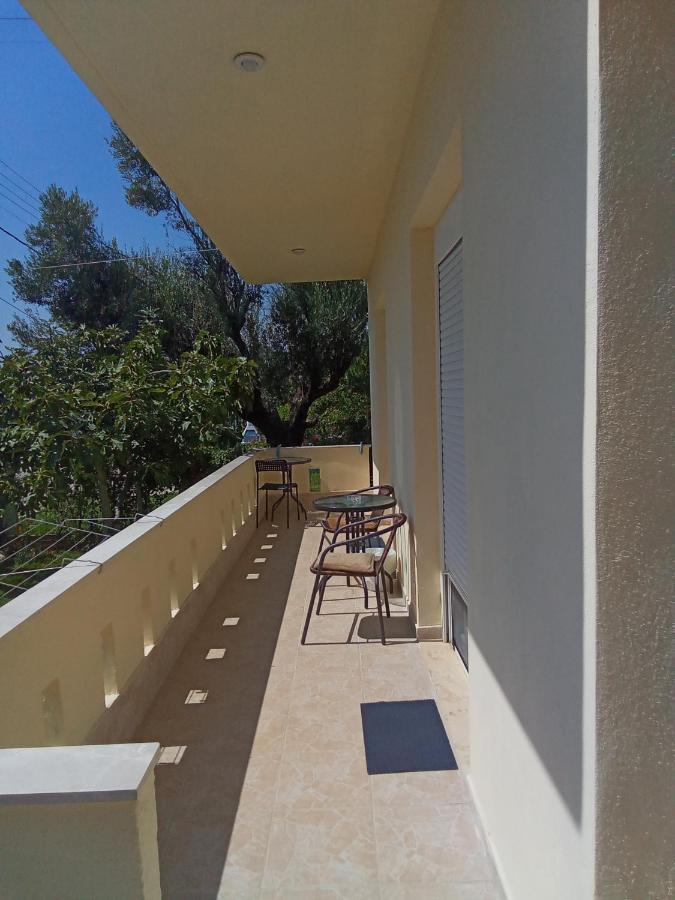 Irina Haus Apartment Gerakini Exterior photo