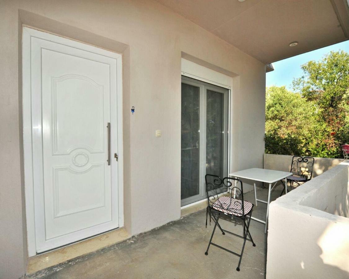 Irina Haus Apartment Gerakini Exterior photo